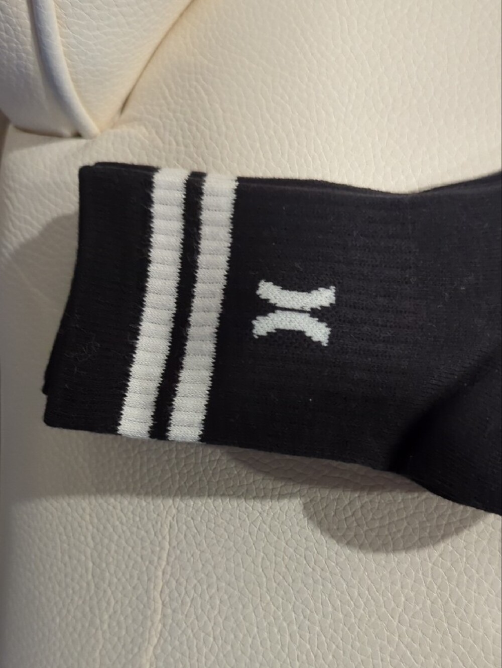Hurley Women’s Black Crew Socks with White Stripes and Logo - 6 Pair Total - Picture 3 of 5